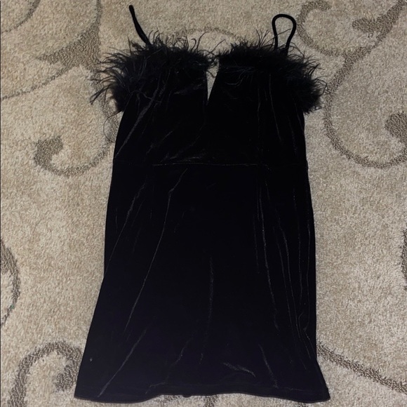 Velour faux feather bodycon dress - Picture 3 of 3